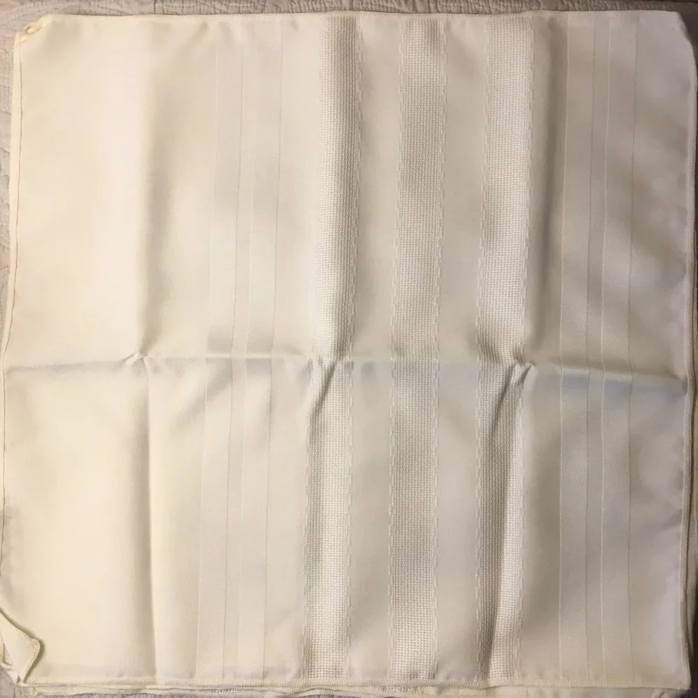 TOWN & COUNTRY LINEN Dinner Napkins NEW!